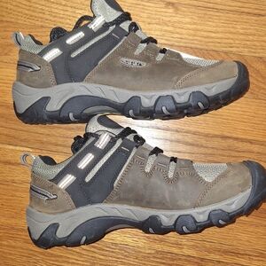 Keen Athletic Shoes - Black and Gray